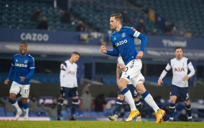 默对球队整 默对球队整